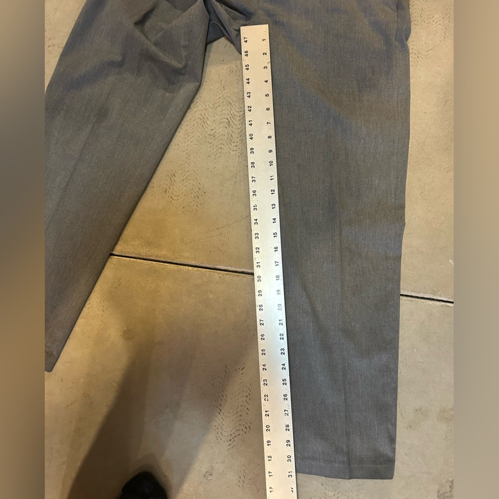 BOGO Haggar Straight Fit Premium Khakis 33x32 - Picture 7 of 7